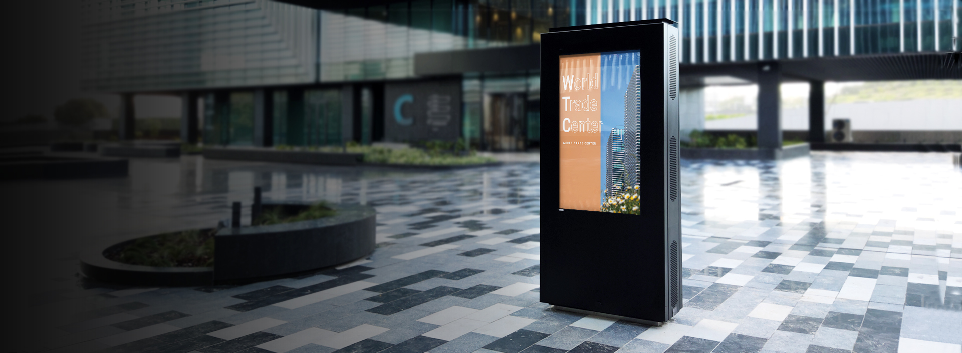 <span class='text-highlight'>WORLD TRADE CENTER</span> uses digital billboards by  <span class='text-highlight'>PARTTEAM & OEMKIOSKS</span>