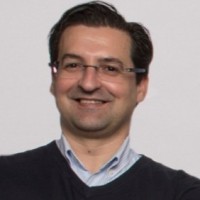 Helder Ferreira - Professor and consultant in technology and retail organizations