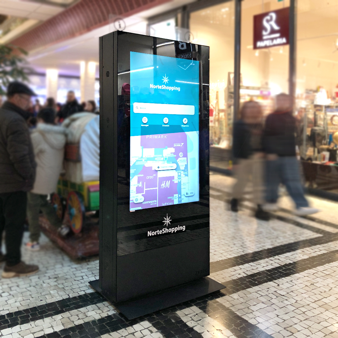 Largest shopping center in the north of Portugal optimizes communication with Interactive Digital Billboards from PARTTEAM & OEMKIOSKS