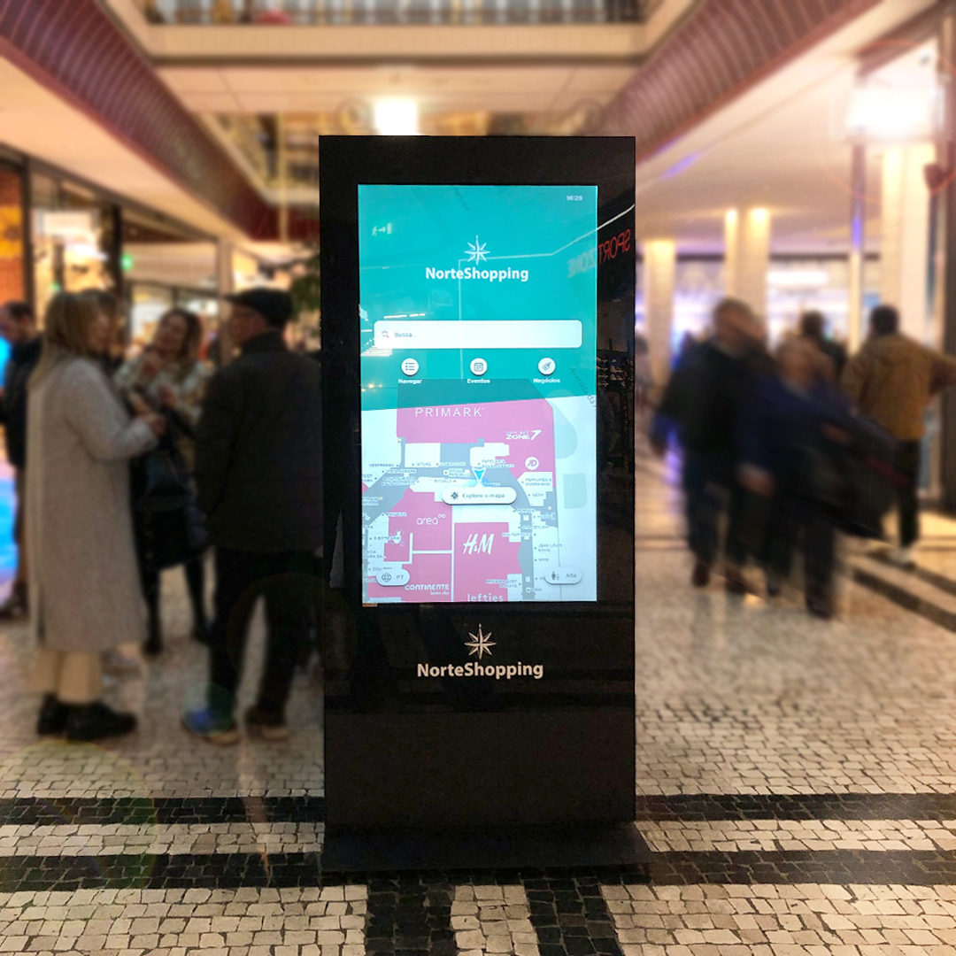 Largest shopping center in the north of Portugal optimizes communication with Interactive Digital Billboards from PARTTEAM & OEMKIOSKS