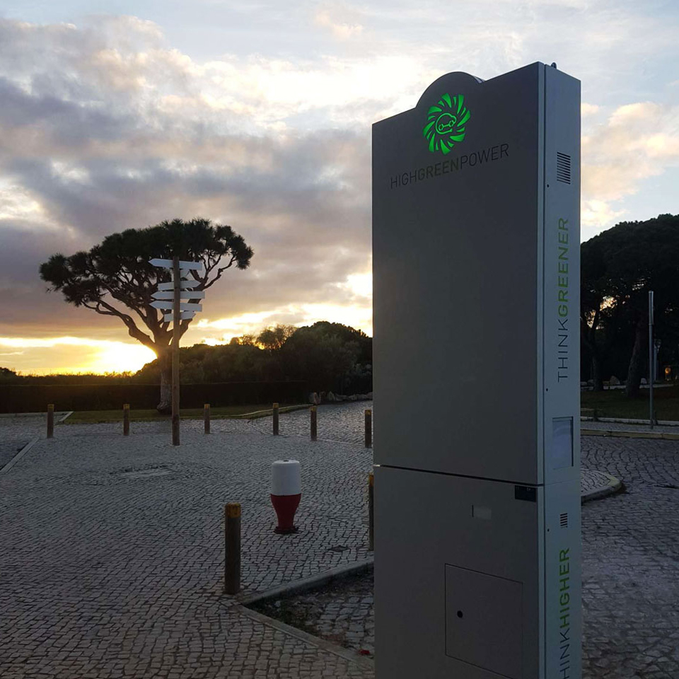PARTTEAM & OEMKIOSKS Kiosk for Electric Vehicle Charging