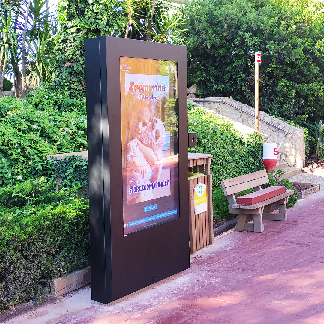 PARTTEAM & OEMKIOSKS PLASMV Digital Billboard for ZOOMARINE, in Algarve
