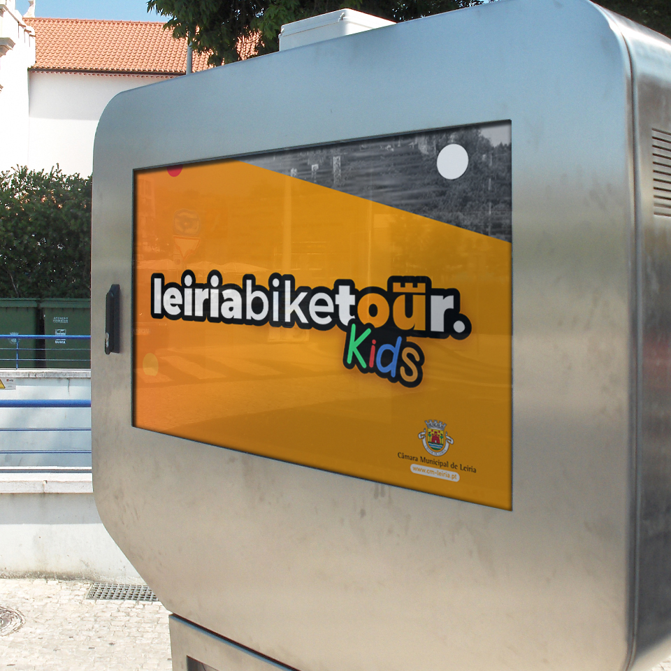 Double-sided kiosks MAYA contribute to the development of Smart Cities in Leiria