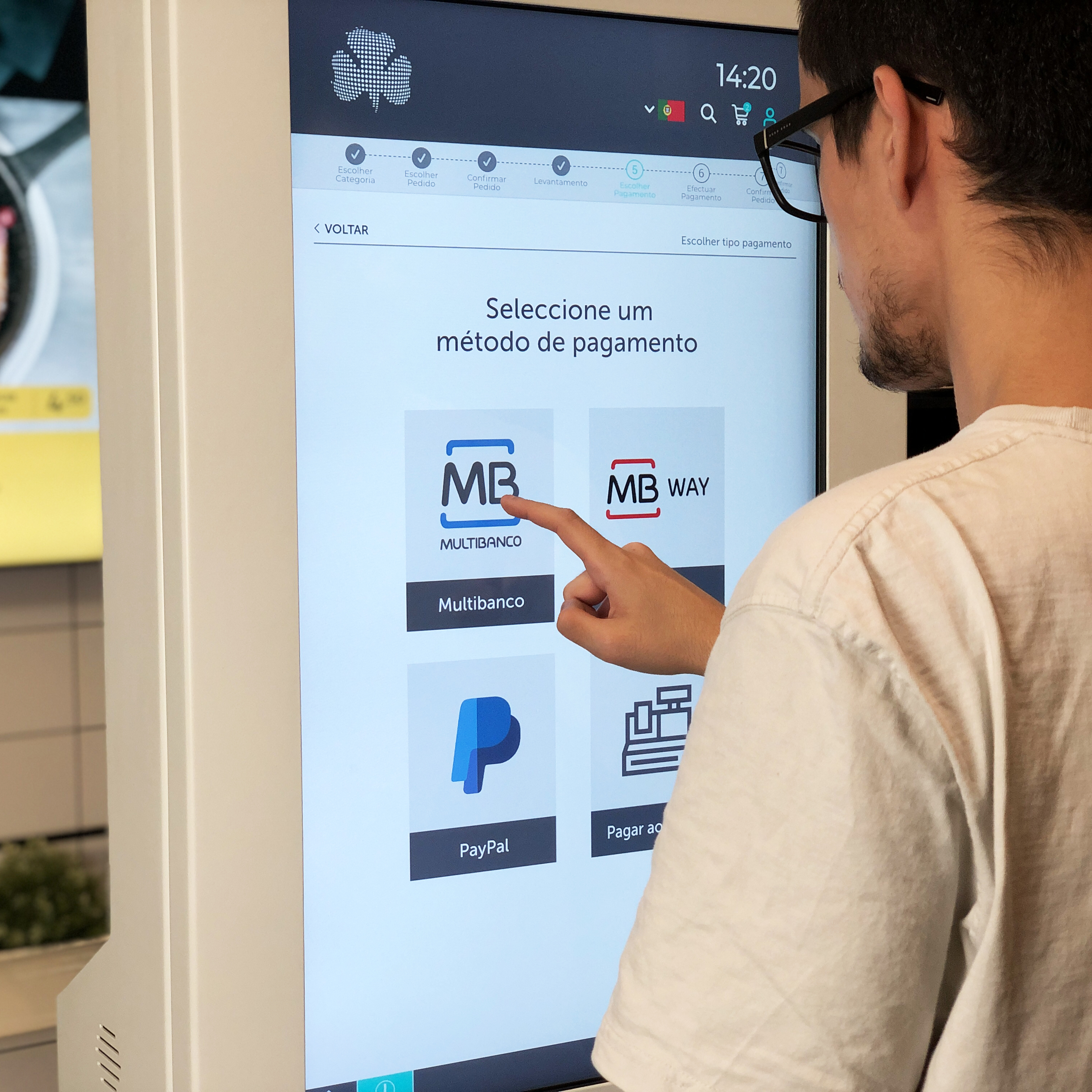 Self-service kiosks from PARTTEAM & OEMKIOSKS allow check-out in integration with Shopify