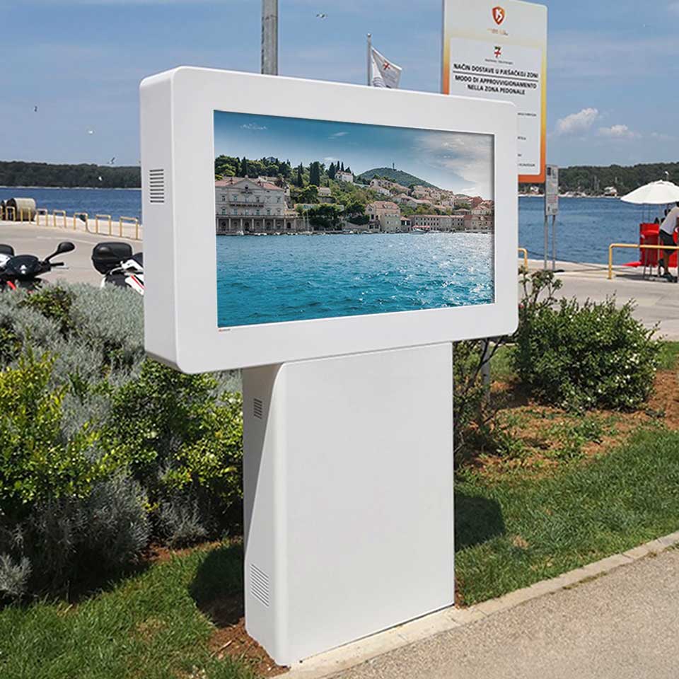 Smart Cities: Interactive digital billboard DOOH for Rovinj Tourism Office in Croatia