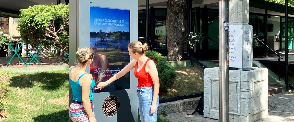Sremska Mitrovica promotes tourism with PLASMV digital billboards by PARTTEAM & OEMKIOSKS