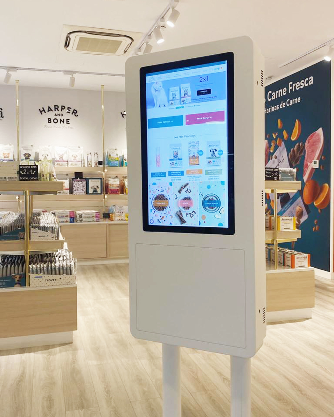 The Only Fresh Store in Madrid, invests in Interactive Technology by PARTTEAM & OEMKIOSKS with Media QSR Multimedia Kiosk