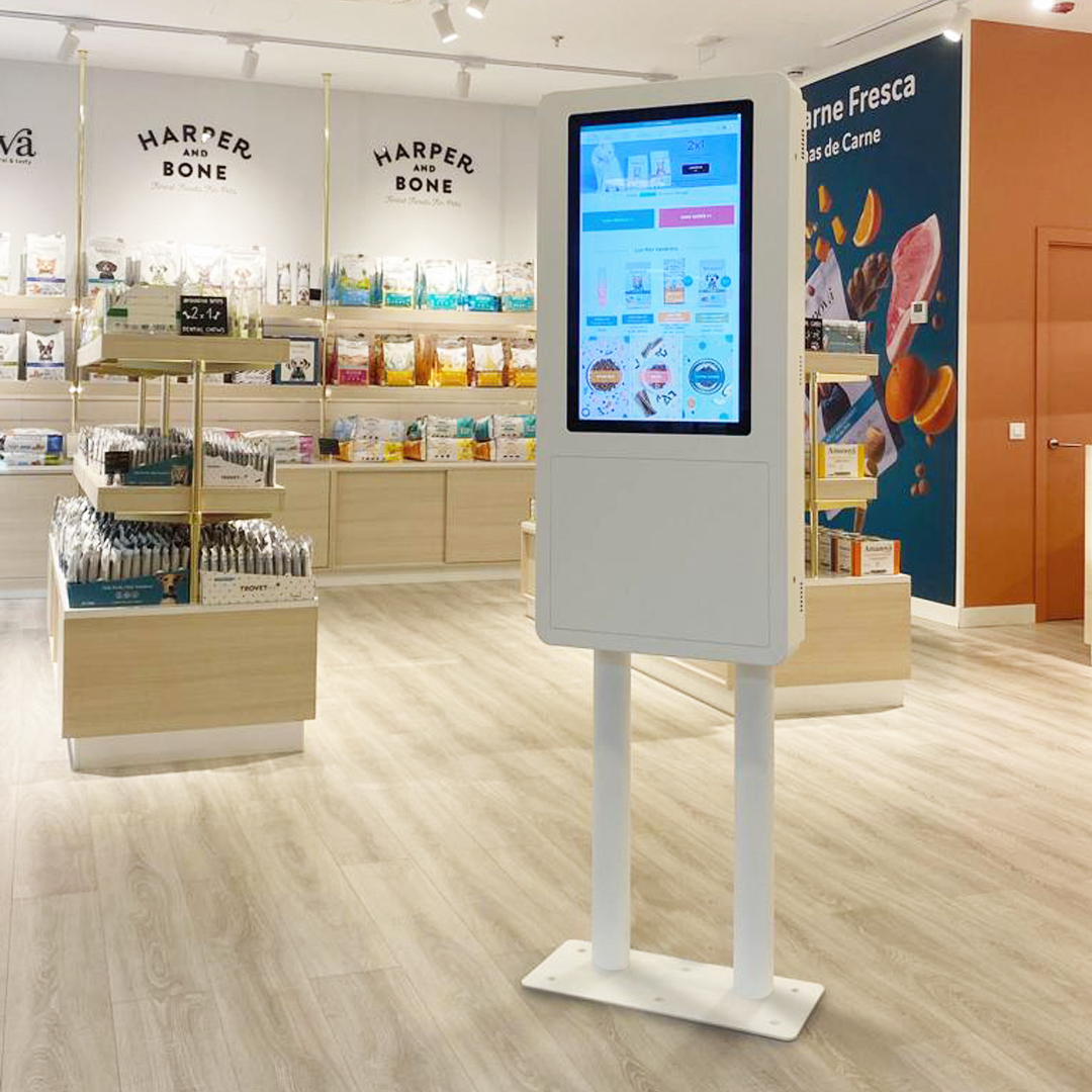 The Only Fresh Store in Madrid, invests in Interactive Technology by PARTTEAM & OEMKIOSKS with Media QSR Multimedia Kiosk