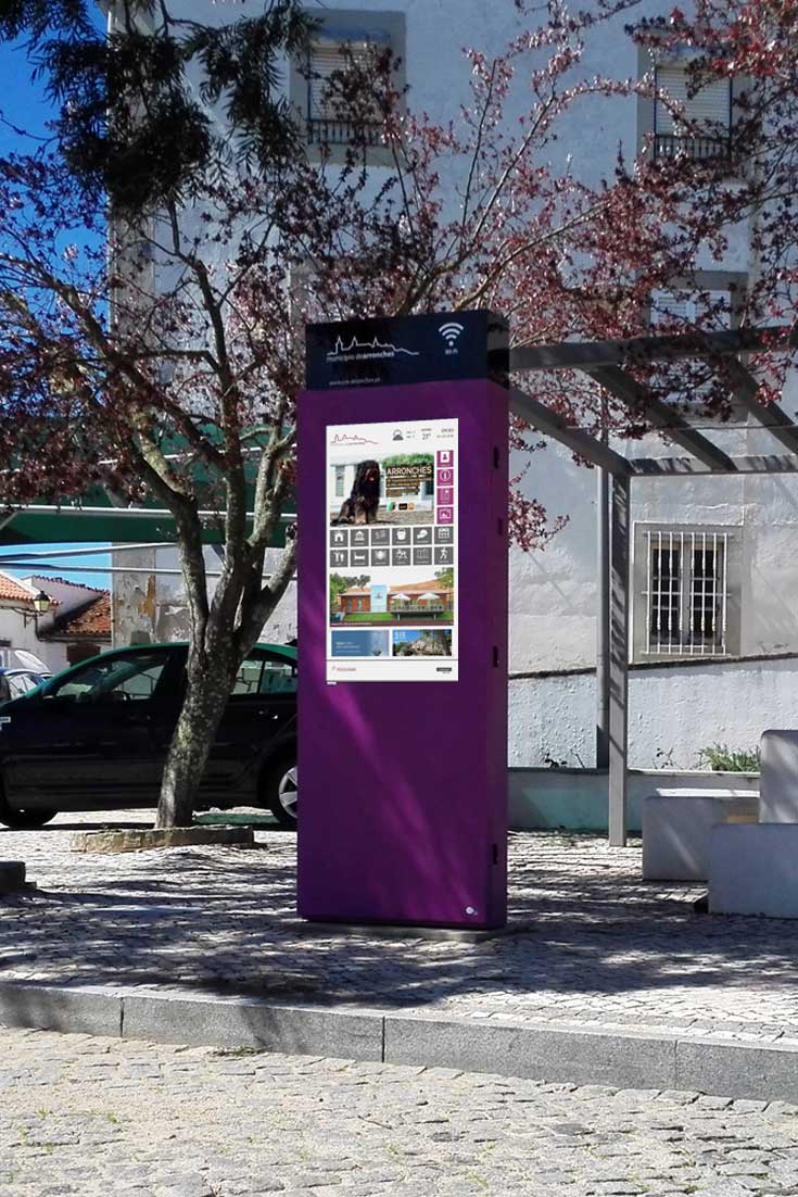 Free Wi-Fi: Digital billboard DOOH for the village of Arronches in Portugal 