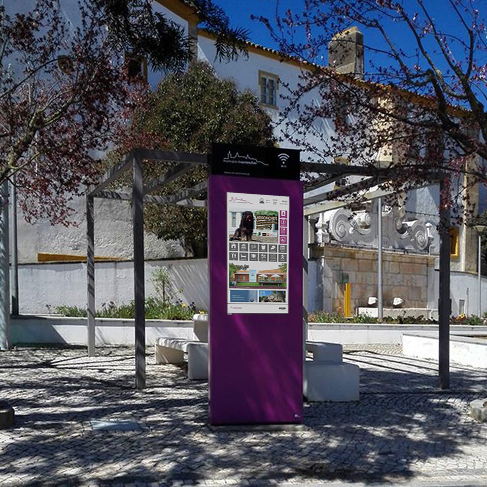 Free Wi-Fi: Digital billboard DOOH for the village of Arronches in Portugal