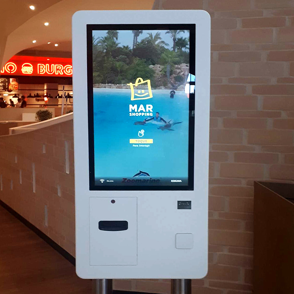 MAR Shopping Algarve contributes to technological development with installation of double-sided self-service kiosks