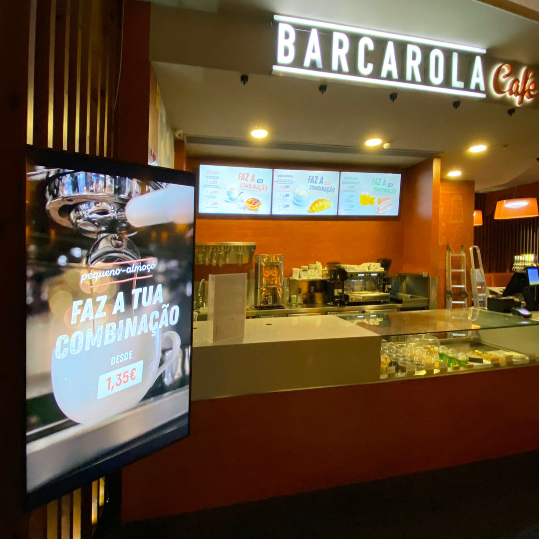 Barcarola allies itself to technology and streamlines its space with Menu Boards from PARTTEAM & OEMKIOSKS
