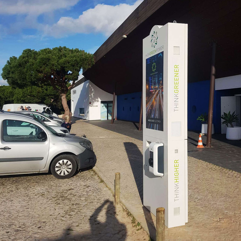 Electric vehicles charging solutions are the future of mobility