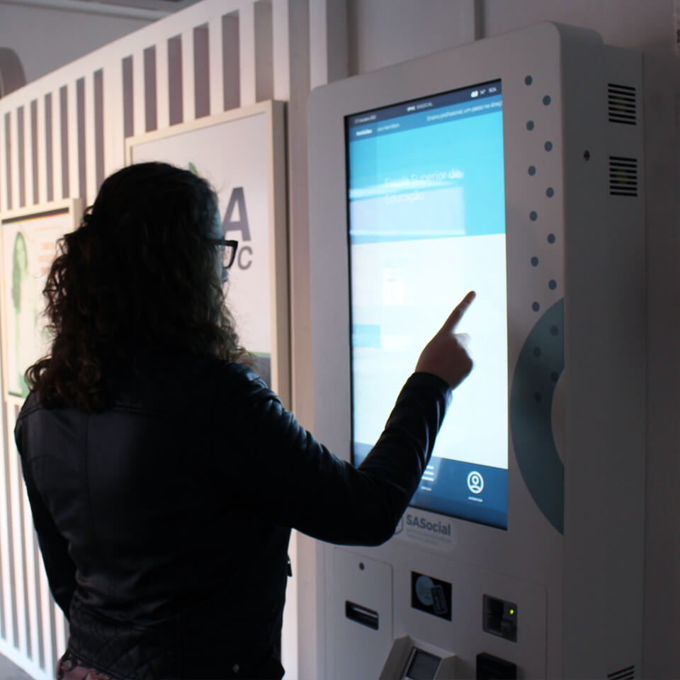 Instituto Politécnico de Viana do Castelo innovates spaces with the installation of self-service kiosks