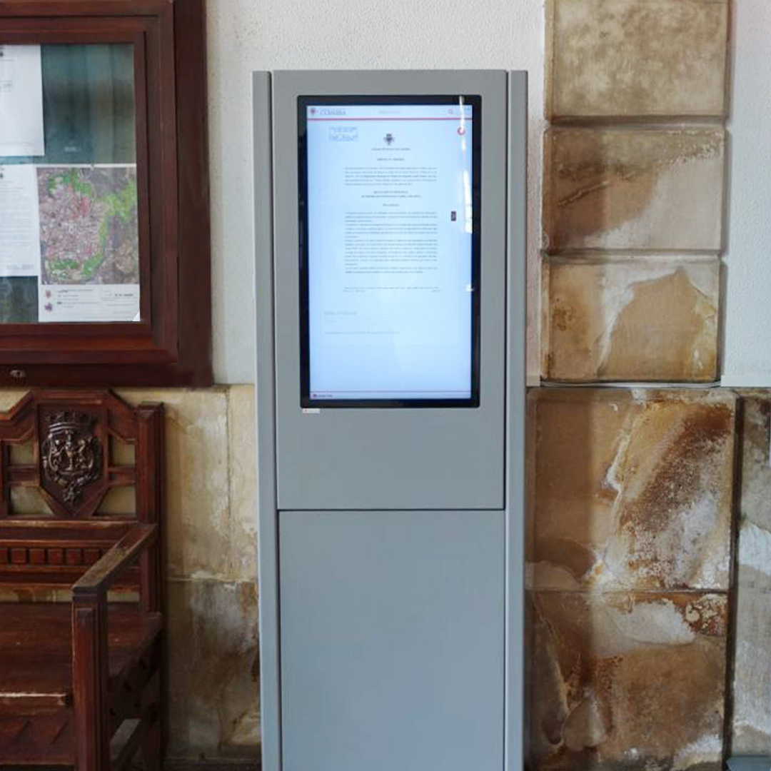 Coimbra City Council innovates the communication with its citizens through interactive kiosks of PARTTEAM & OEMKIOSKS