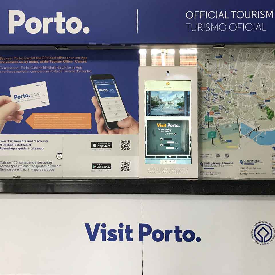 CP Promotes Porto Tourism with Multimedia Kiosk by PARTTEAM
