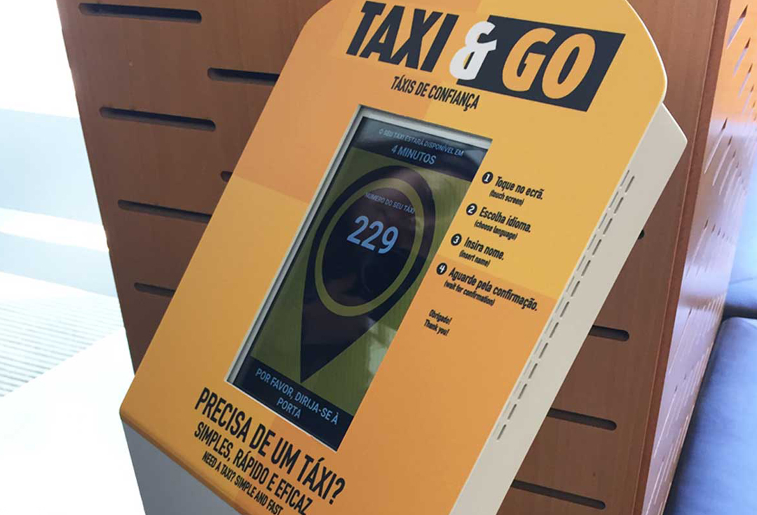 The power of DOOH in the transportation sector - PARTTEAM & OEMKIOSKS solutions for the Transport sector
