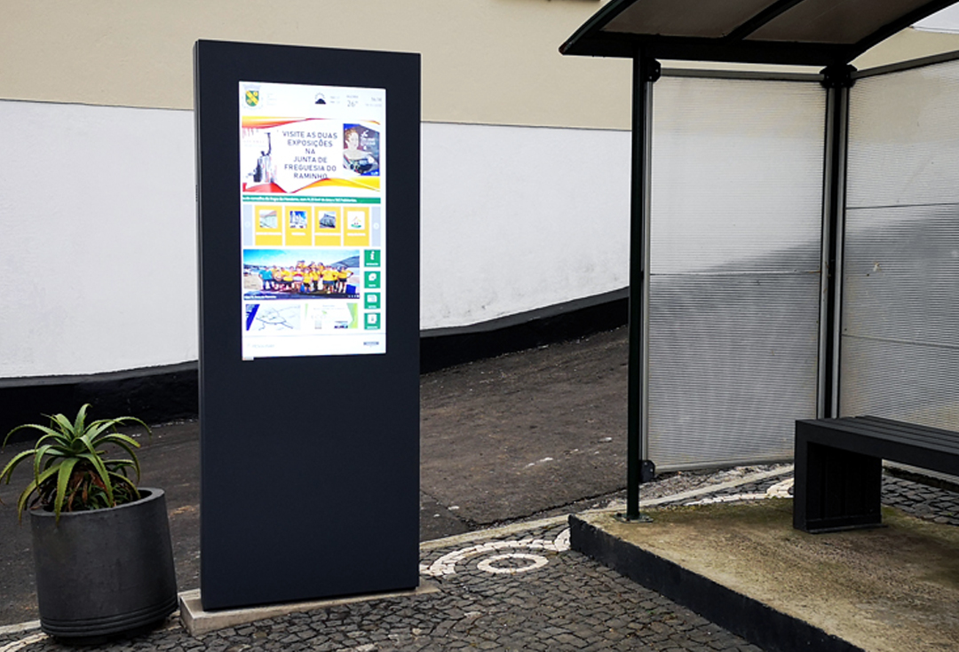 Mupis digitais - PARTTEAM & OEMKIOSKS solutions for the Transport sector